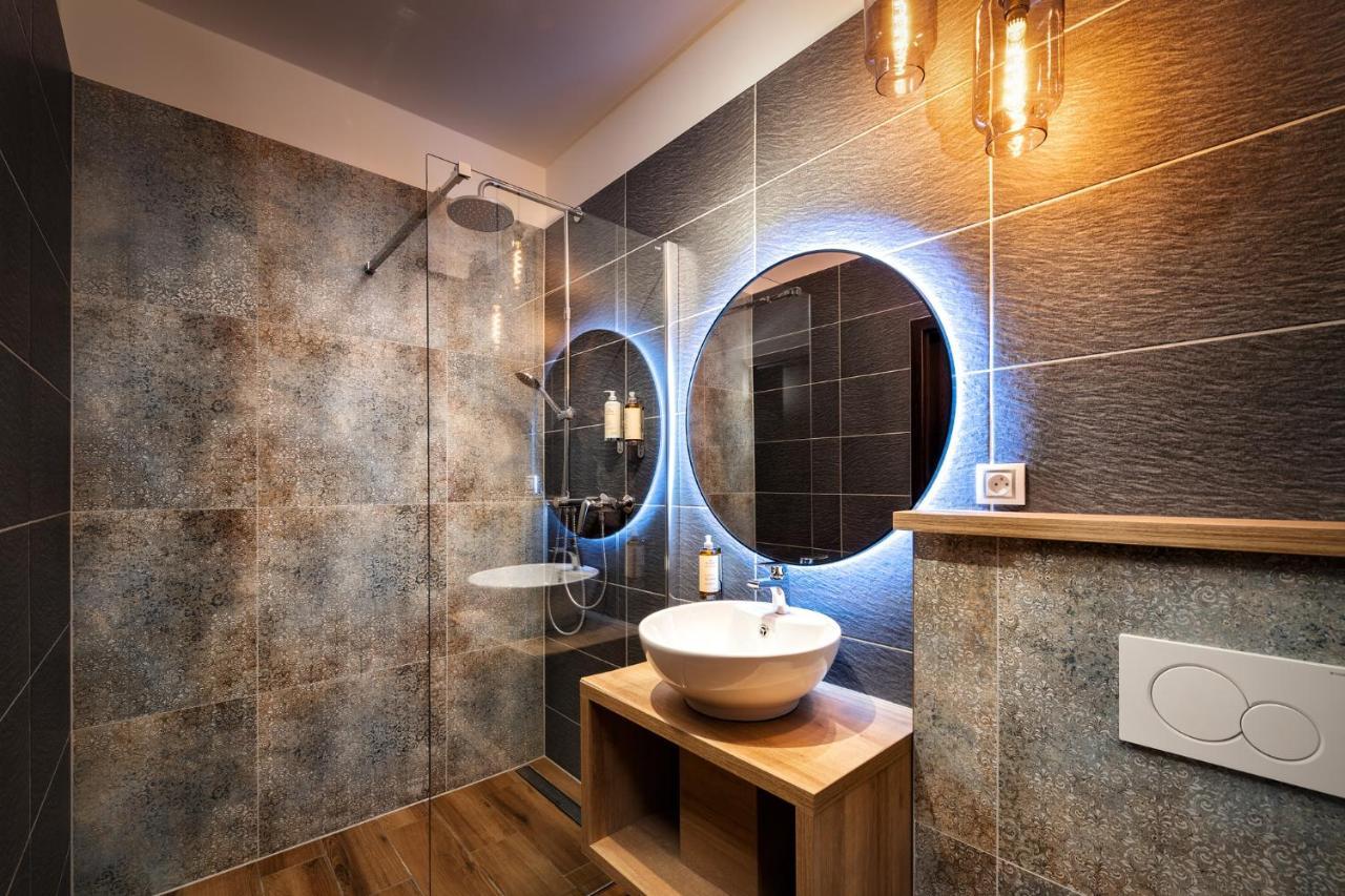 Wine & Wellness Hotel Besedni Dum Valtice Bagian luar foto