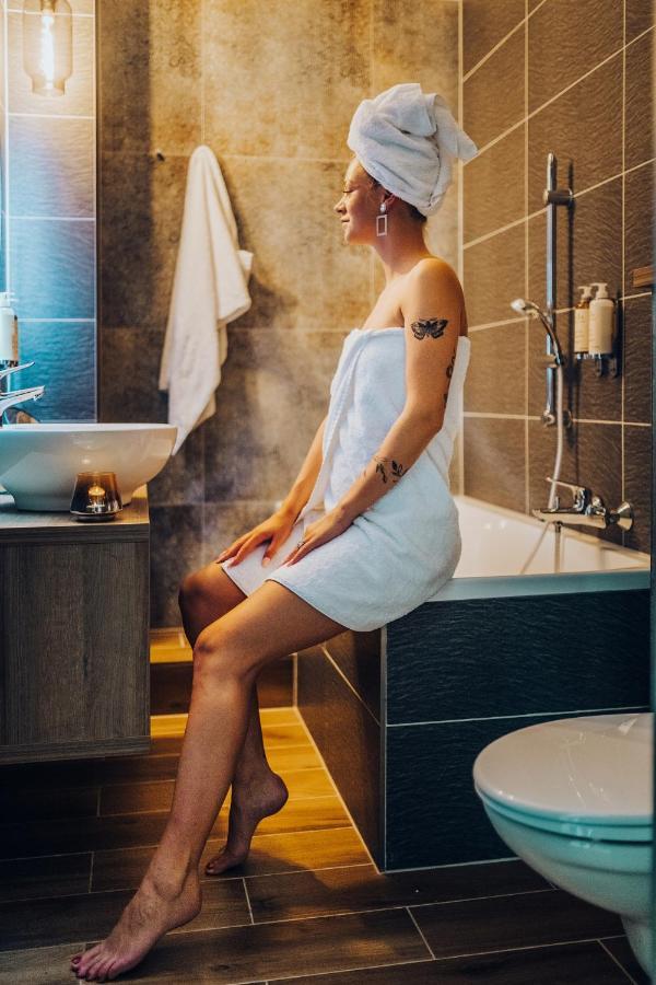 Wine & Wellness Hotel Besedni Dum Valtice Bagian luar foto