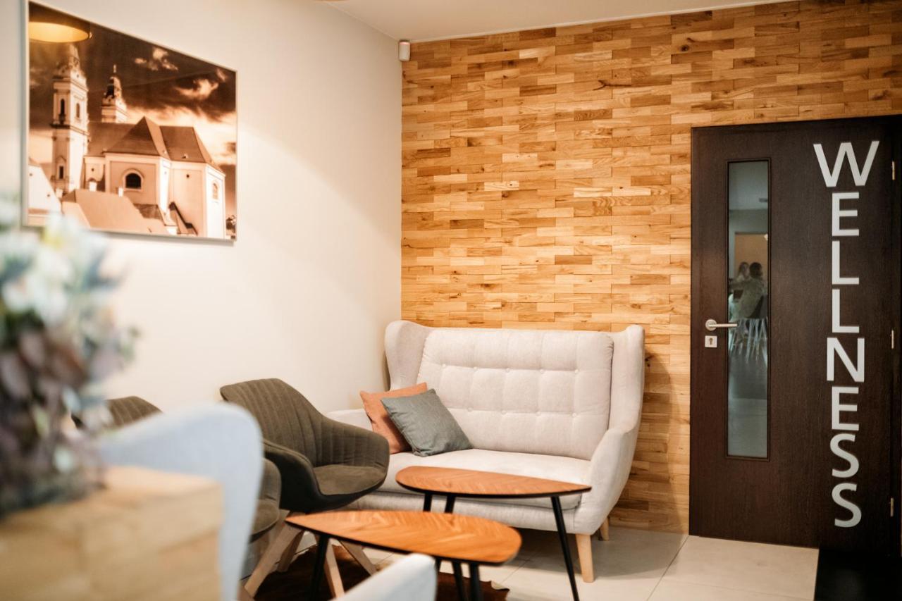 Wine & Wellness Hotel Besedni Dum Valtice Bagian luar foto