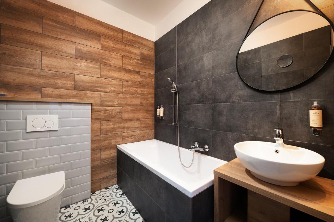Wine & Wellness Hotel Besedni Dum Valtice Bagian luar foto