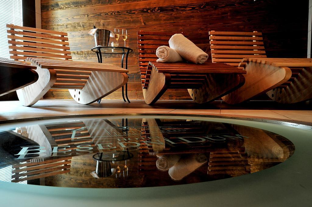 Wine & Wellness Hotel Besedni Dum Valtice Bagian luar foto