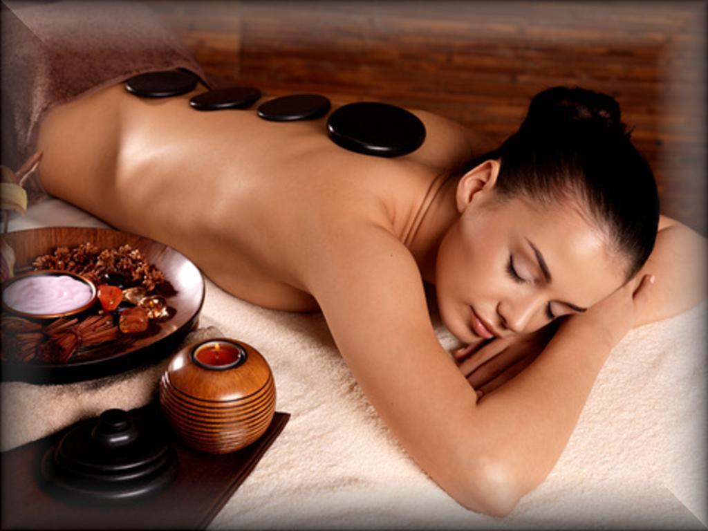 Wine & Wellness Hotel Besedni Dum Valtice Bagian luar foto